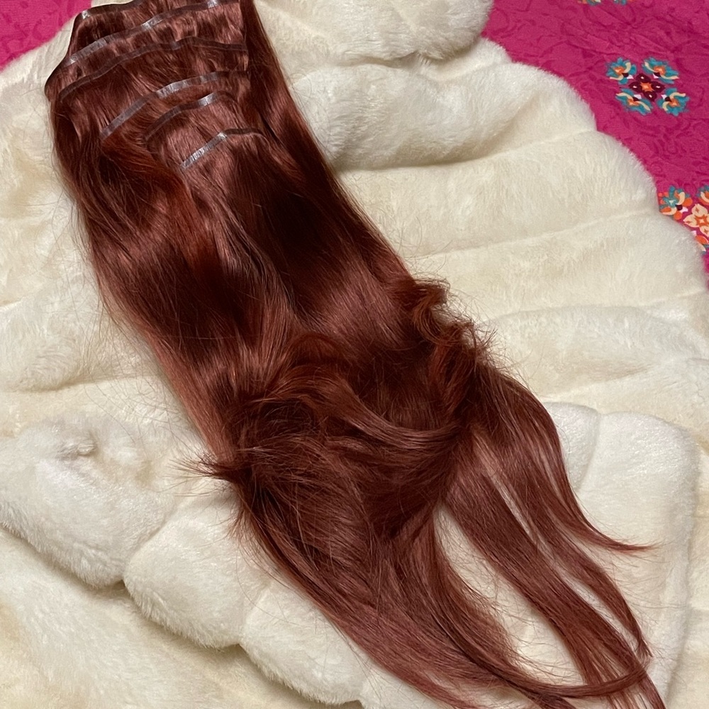 Bellami vibrant red hair extensions clip in silk seam 22” 📍altered